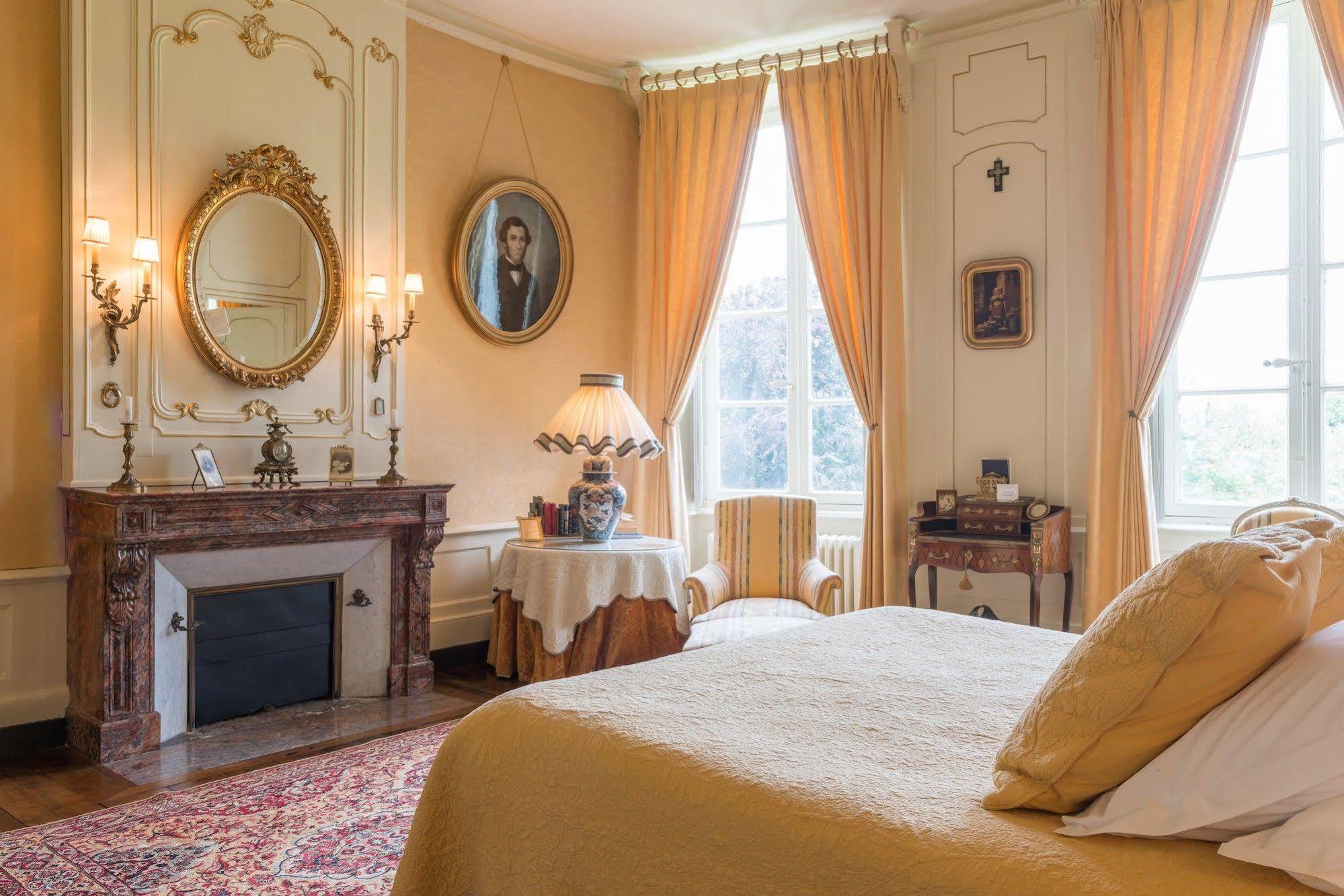 Vergoncey Chateau De Bouceel Bed & Breakfast エクステリア 写真