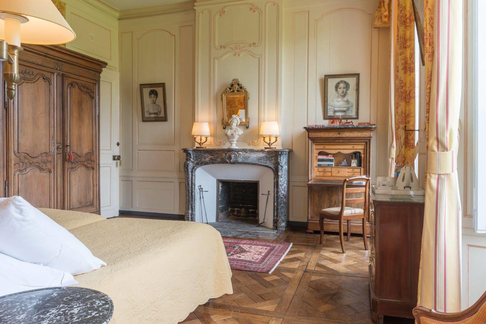 Vergoncey Chateau De Bouceel Bed & Breakfast エクステリア 写真